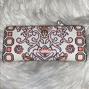 100%Authentic Tory Burch wallet